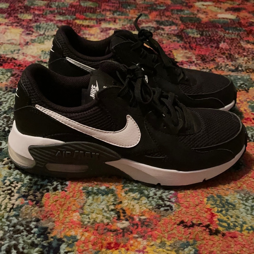 Women’s Nike Air, will trade for right shoes